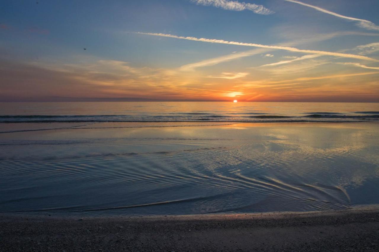 South Bay Inn Anna Maria Bagian luar foto